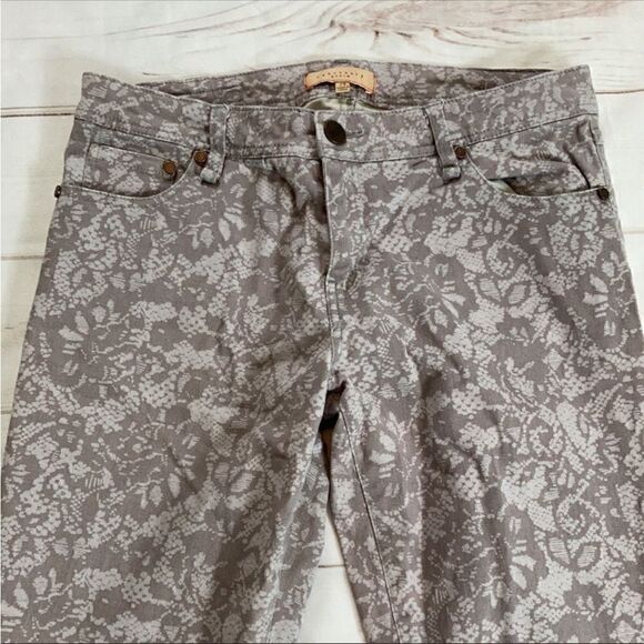Sanctuary Gray Lace Print Skinny Jeans - Picture 3 of 13